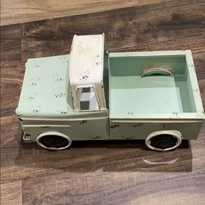 Decorative metal farm truck